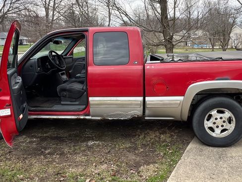 Used 2000 Chevrolet Silverado 1500 LS image 1