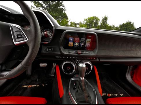 Used 2018 Chevrolet Camaro SS w/ Hot Wheels Edition image 9