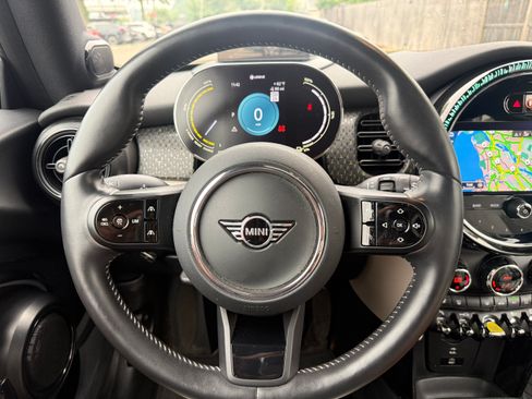 Used 2024 MINI Cooper SE FWD image 17