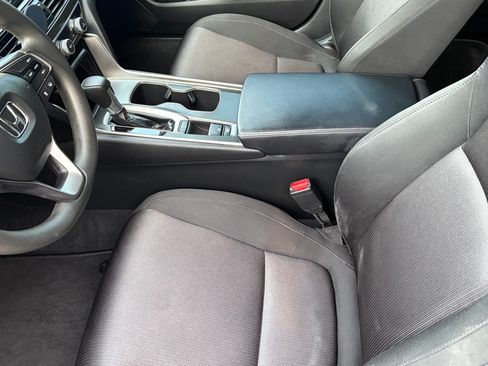 Used 2018 Honda Accord LX image 9