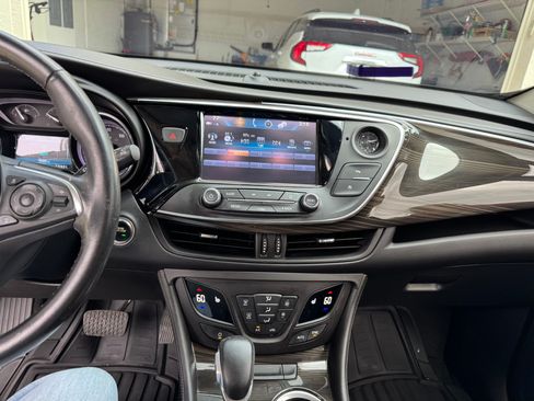 Used 2020 Buick Envision Essence image 6