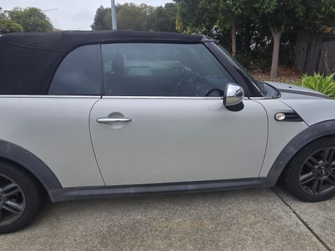 Used 2011 MINI Cooper Convertible image 8
