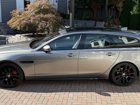 Used 2018 Jaguar XF S image 4