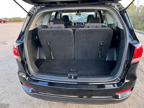 Used 2019 Kia Sorento L FWD image 14