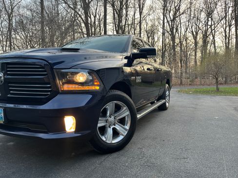 Used 2016 RAM 1500 Sport w/ Convenience Group image 4