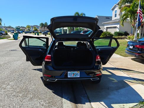 Used 2021 Volkswagen Golf 1.4T TSI Hatchback Sedan 4D image 8