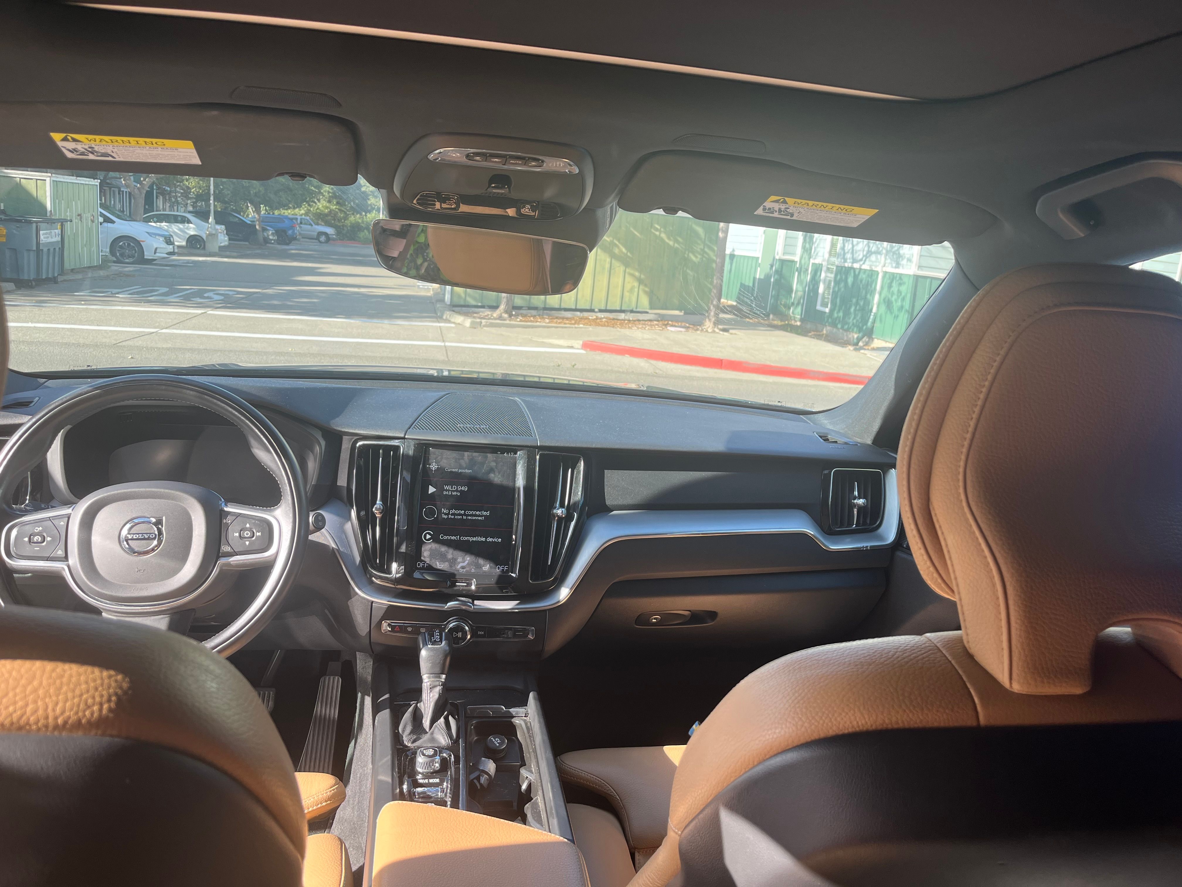 Used 2019 Volvo XC60 T6 Momentum w/ Advanced Package AWD/4WD image 2
