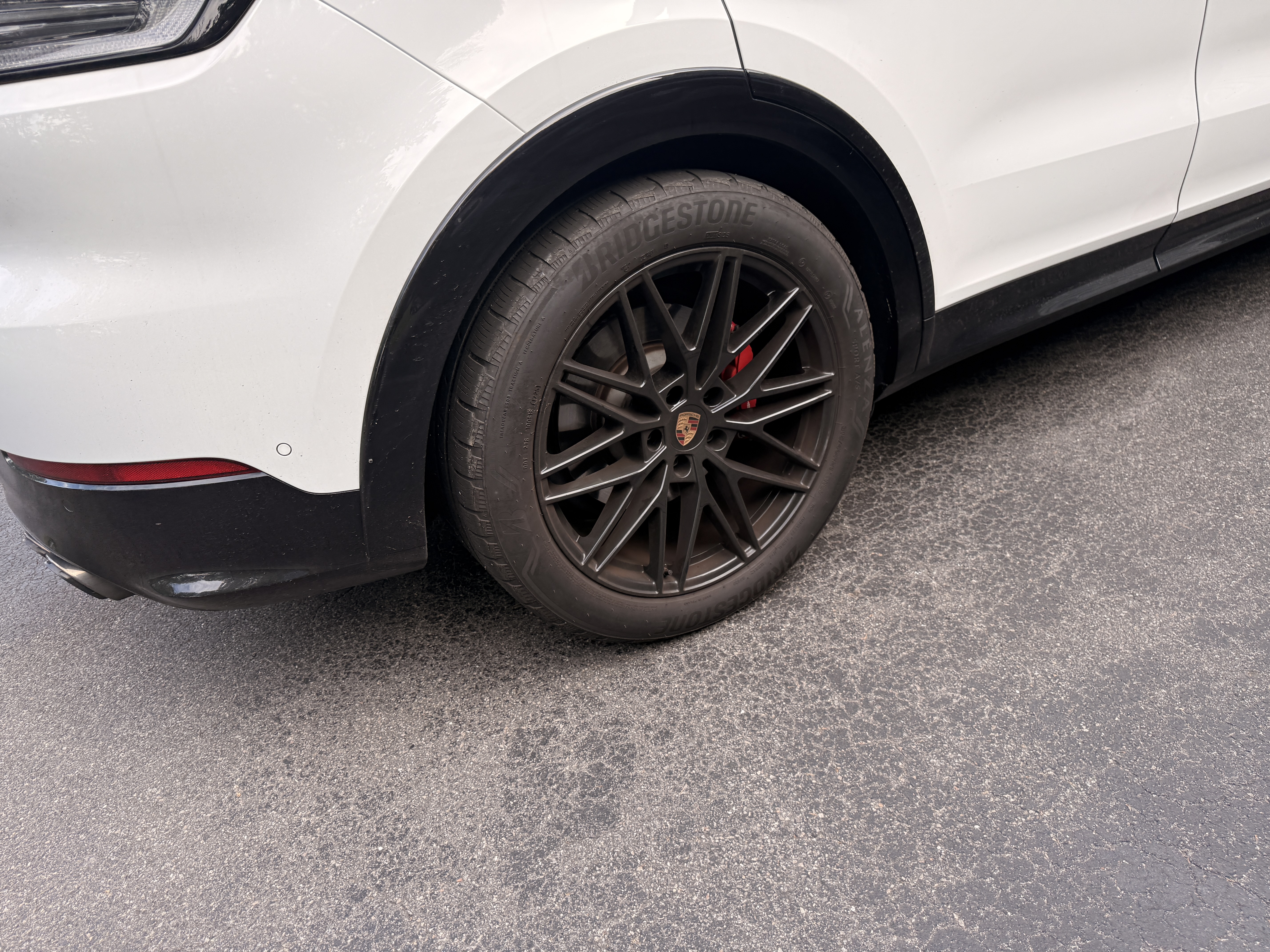 Used 2025 Porsche Cayenne GTS AWD/4WD image 9