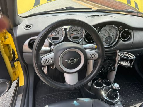 Used 2005 MINI Cooper S FWD image 19