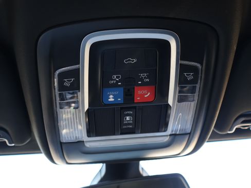 Used 2024 RAM 3500 Laramie w/ Night Edition image 20