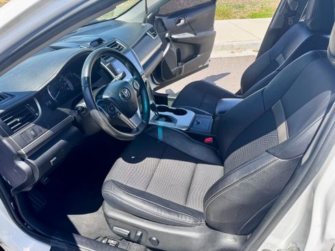Used 2013 Toyota Camry SE FWD image 11