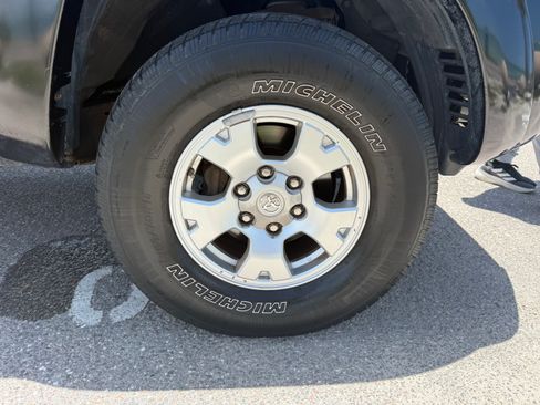 Used 2006 Toyota Tacoma PreRunner RWD image 19