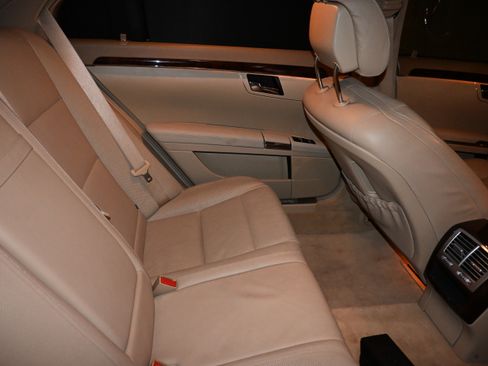 Used 2013 Mercedes-Benz S 550 image 18