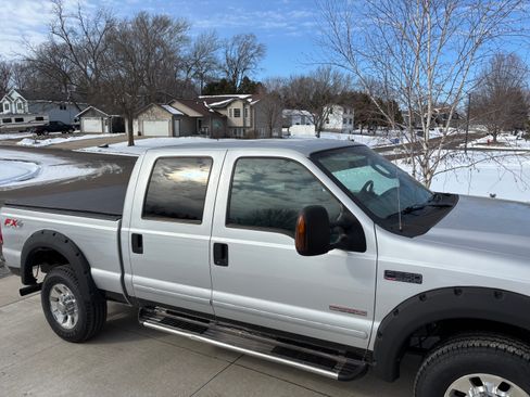 Used 2004 Ford F350 Lariat image 4