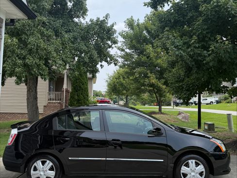 Used 2012 Nissan Sentra 2.0 S w/ Convenience Pkg FWD image 4