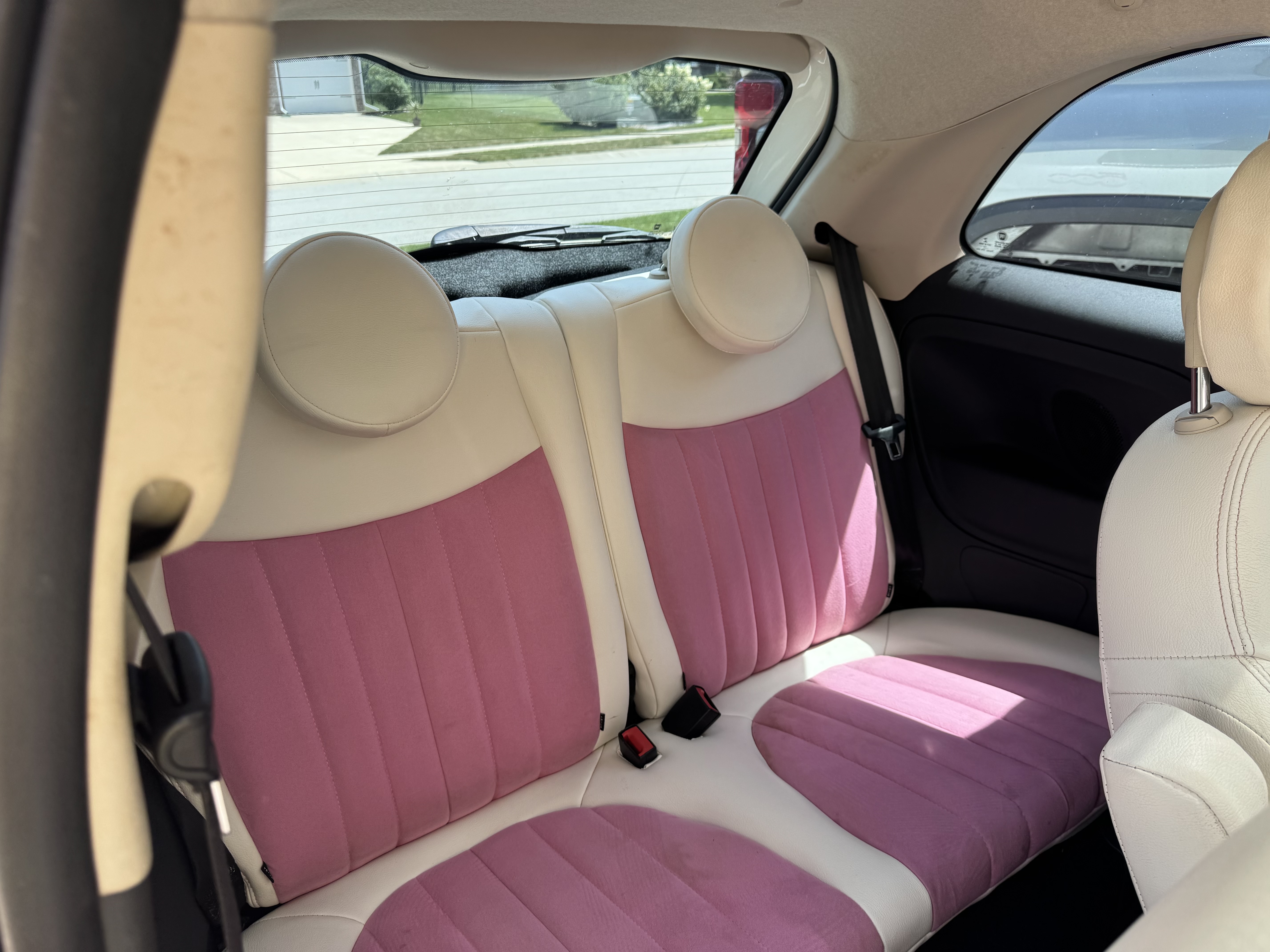 Used 2013 FIAT 500 Lounge w/ Luxury Leather Pkg FWD image 2
