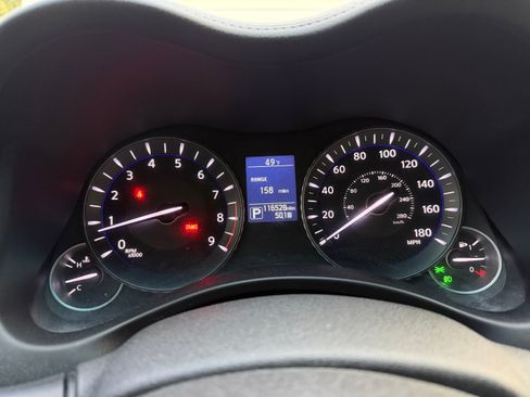 Used 2015 INFINITI Q70 3.7 w/ Sport Package image 12