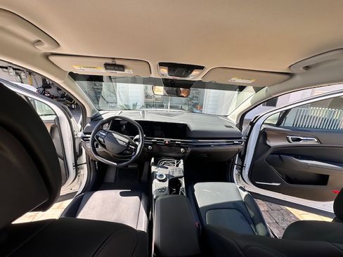 Used 2026 Kia Sportage EX image 6