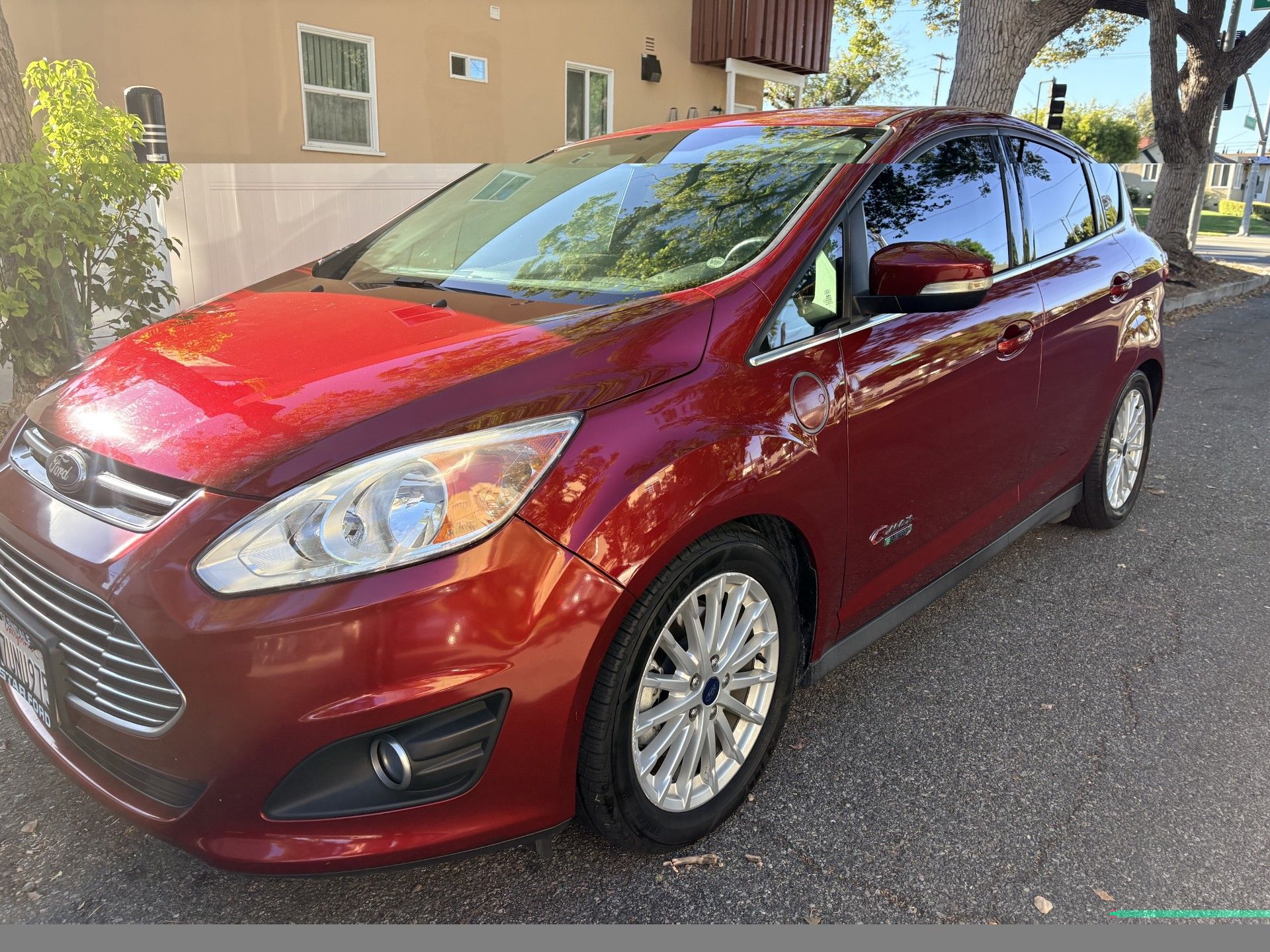 Used 2016 Ford C-MAX Energi SEL w/ Equipment Group 302A FWD image 1