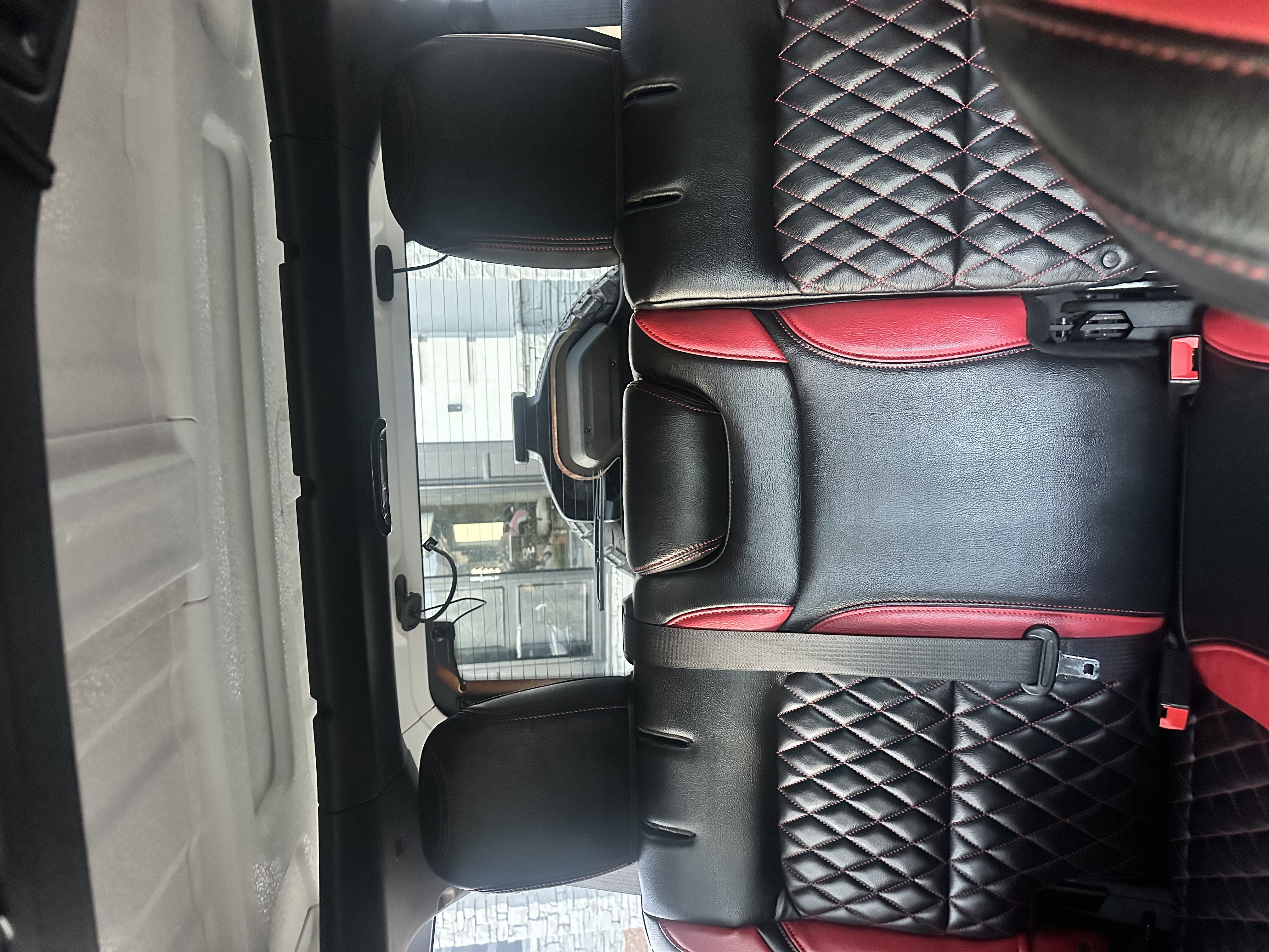 Used 2018 Jeep Wrangler Unlimited Rubicon AWD/4WD image 15