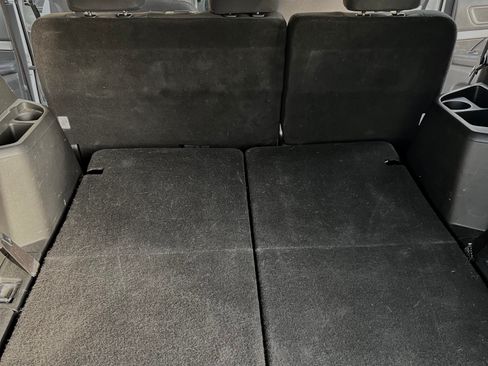 Used 2019 Ford Explorer XLT w/ Equipment Group 201A FWD image 18