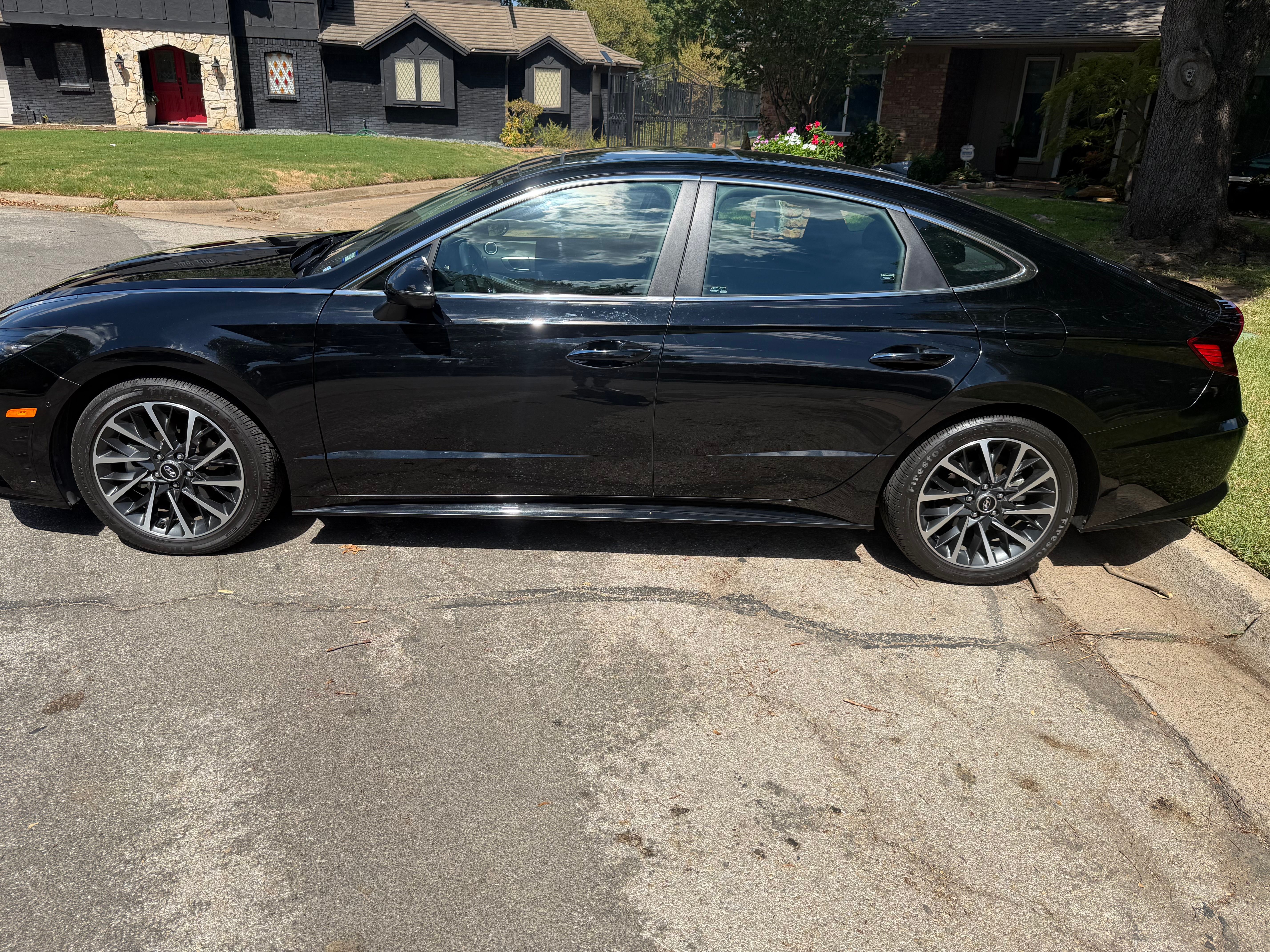 Used 2023 Hyundai Sonata Limited w/ Cargo Package FWD image 4