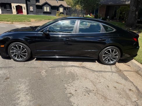 Used 2023 Hyundai Sonata Limited w/ Cargo Package FWD image 4
