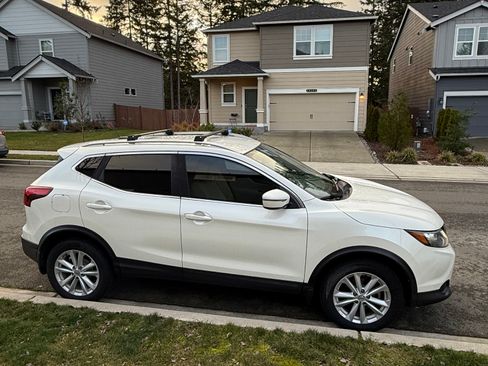 Used 2018 Nissan Rogue Sport SV image 6