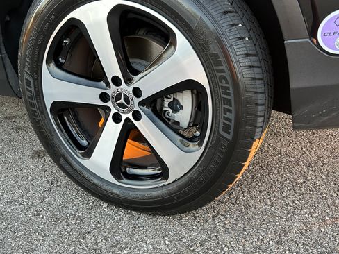 Used 2019 Mercedes-Benz GLC 350e 4MATIC image 14