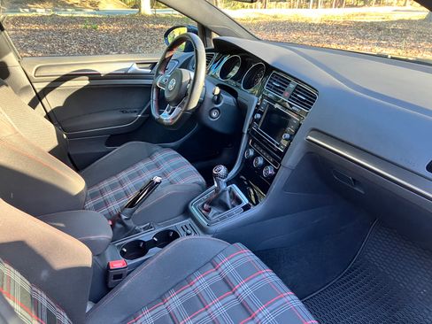 Used 2019 Volkswagen GTI S image 17