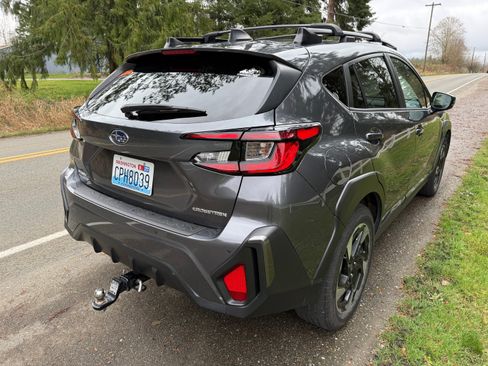Used 2024 Subaru Crosstrek 2.5i Limited w/ Crosstrek Mirror Package image 4