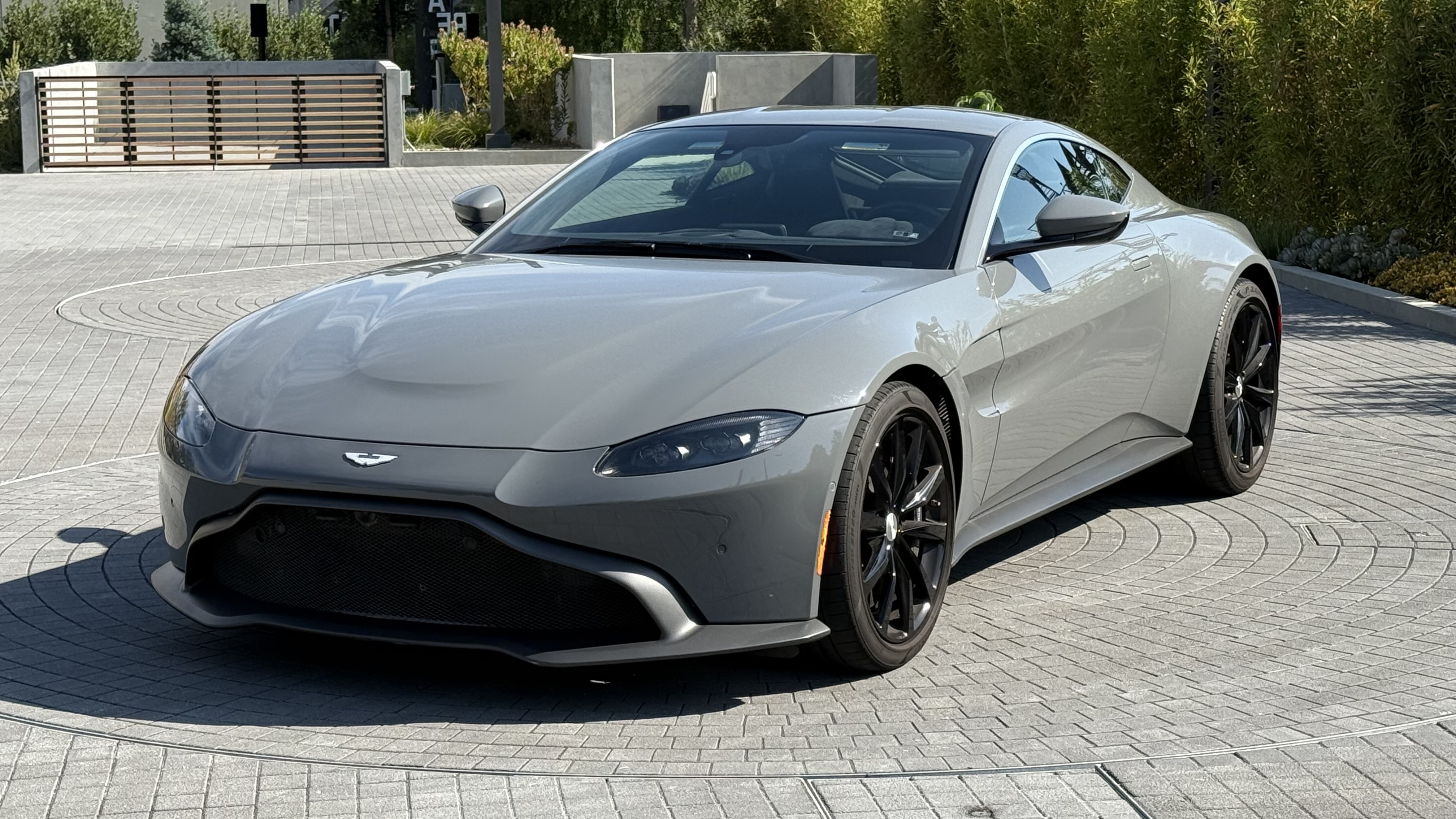 Used 2020 Aston Martin V8 Vantage Coupe RWD image 5