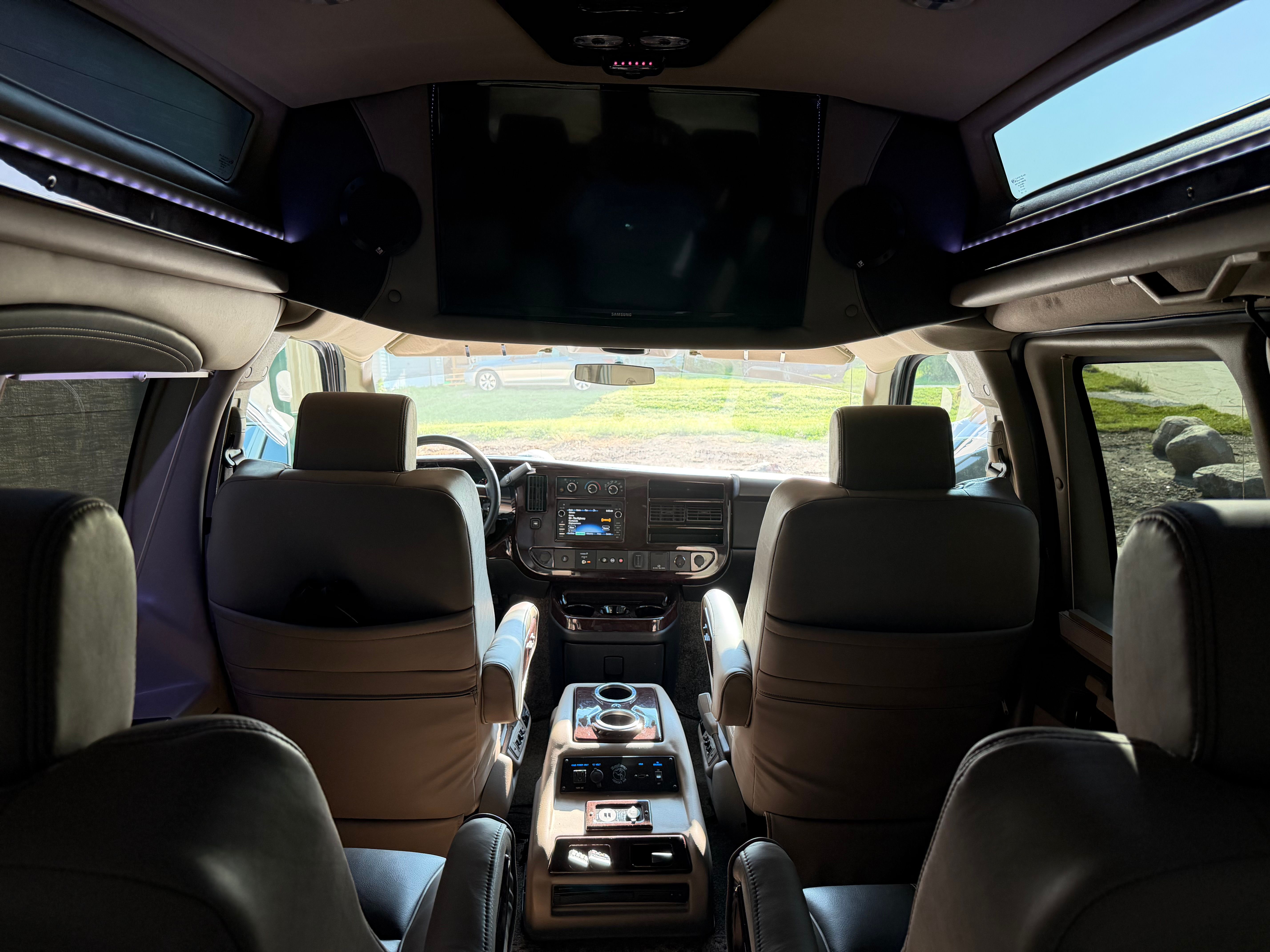 Used 2016 Chevrolet Express 2500 RWD image 8