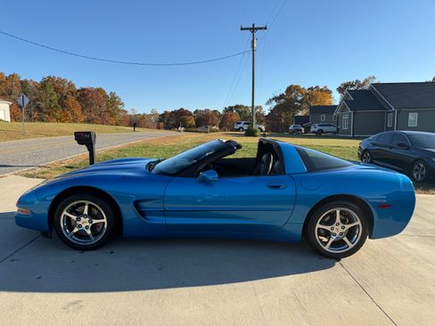Used 1999 Chevrolet Corvette Coupe image 14