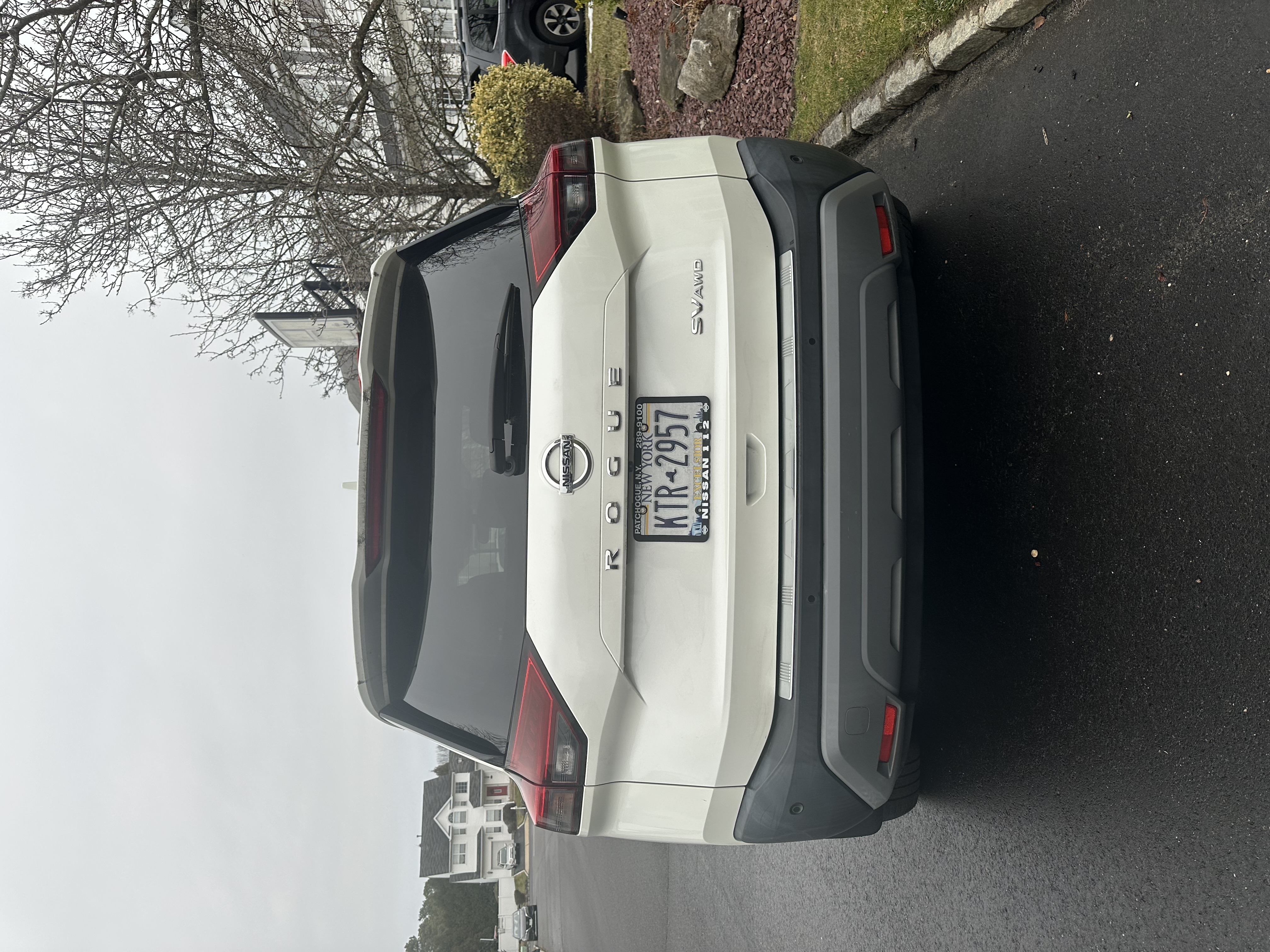 Used 2021 Nissan Rogue SV w/ Premium Package AWD/4WD image 4