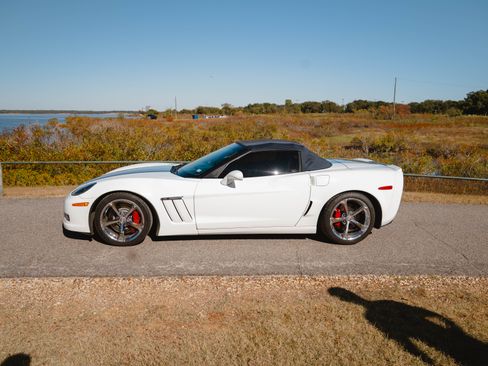 Used 2013 Chevrolet Corvette Grand Sport w/ 4LT Preferred Equipment Group image 4