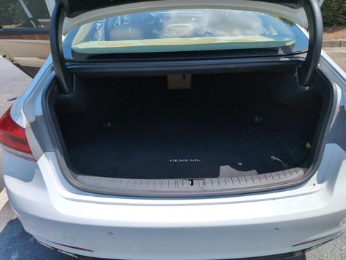 Used 2015 Hyundai Genesis 5.0 image 11