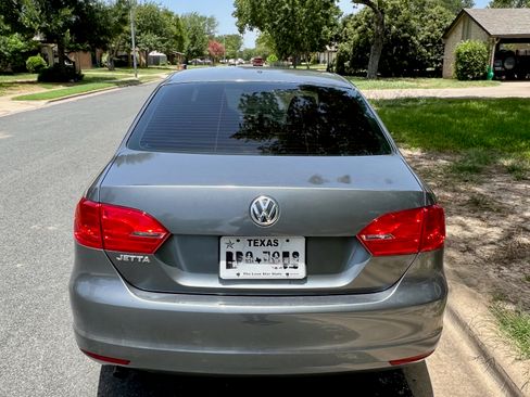 Used 2011 Volkswagen Jetta S FWD image 11