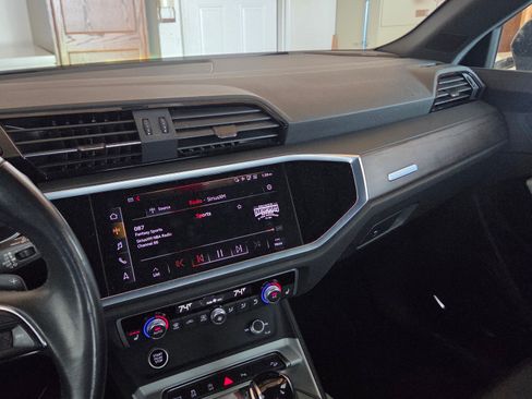 Used 2021 Audi Q3 2.0T Premium Plus w/ Premium Plus Package image 5