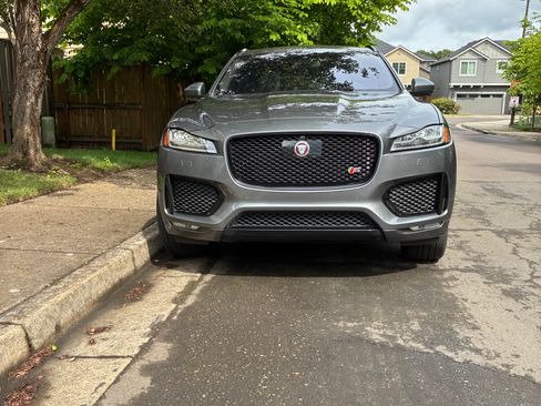 Used 2018 Jaguar F-PACE S AWD/4WD image 10