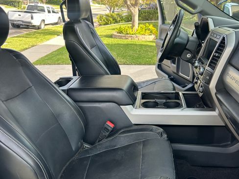 Used 2018 Ford F350 Lariat w/ Tow Technology Bundle image 8