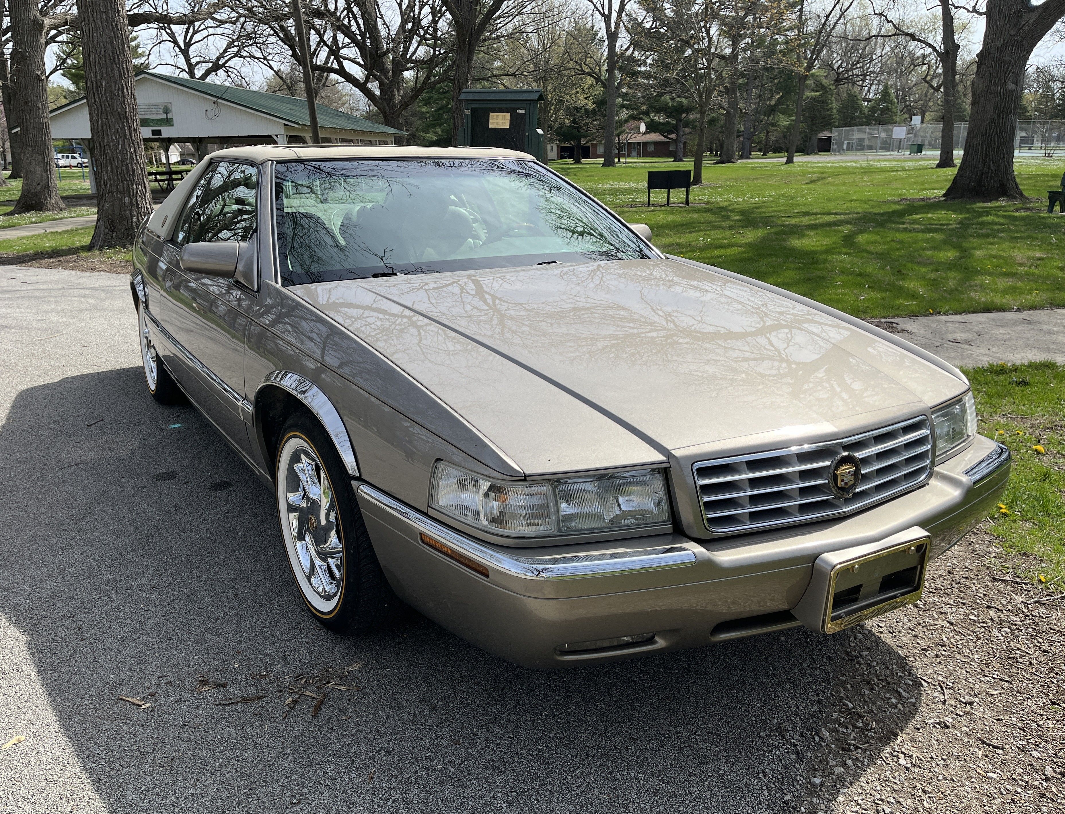 Used 2002 Cadillac Eldorado ESC w/ Preffered Equipment Group FWD image 18