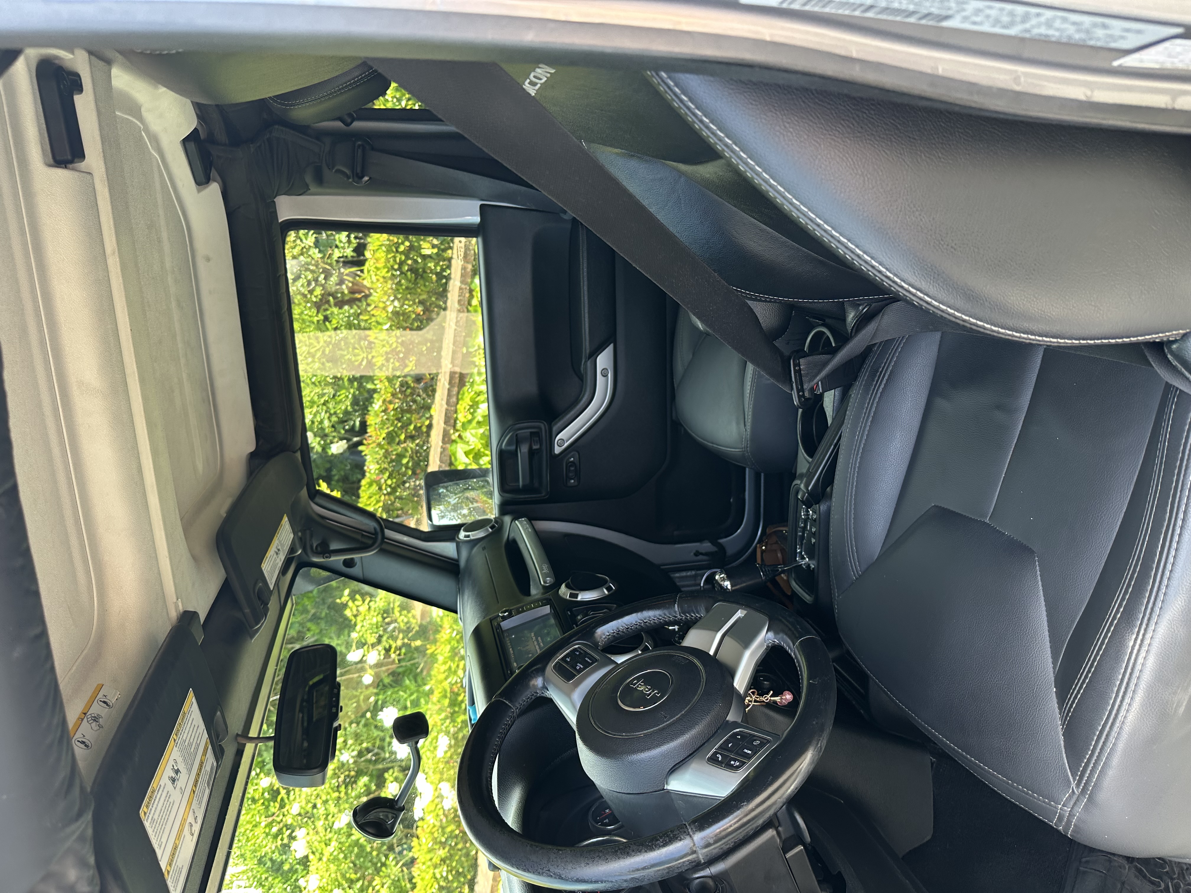 Used 2015 Jeep Wrangler Unlimited Rubicon AWD/4WD image 16