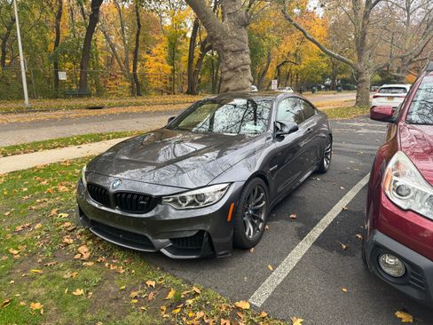 Used 2015 BMW M4 Coupe image 1