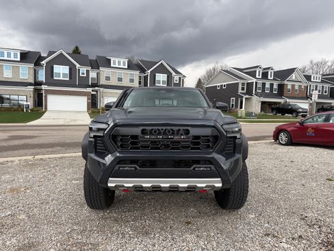 Used 2025 Toyota Tacoma 4x4 Double Cab Hybrid w/ Tow Tech Package image 6
