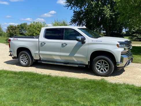 Used 2020 Chevrolet Silverado 1500 LTZ w/ LTZ Convenience Package AWD/4WD image 1