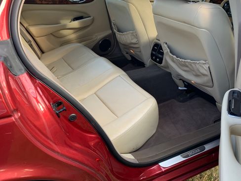 Used 2005 Jaguar XJ8 image 8