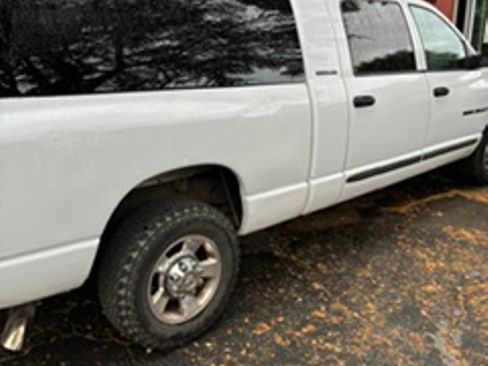 Used 2006 Dodge Ram 2500 Truck SLT RWD image 2