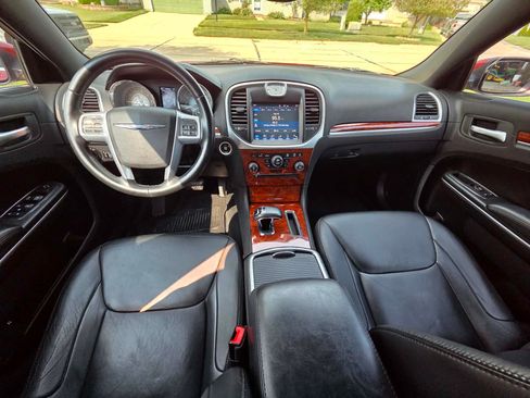 Used 2013 Chrysler 300 Touring w/ Driver Convenience Group RWD image 15