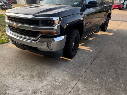 Used 2018 Chevrolet Silverado 1500 LT w/ Texas Edition image 1